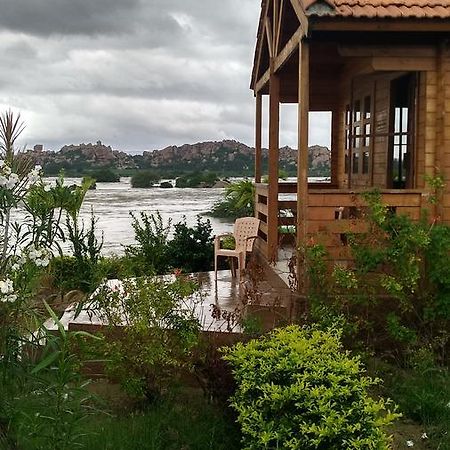 Leo Wodden Resort Hampi Esterno foto