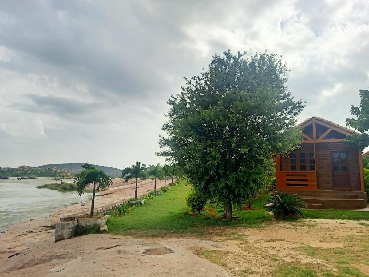 Leo Wodden Resort Hampi Esterno foto