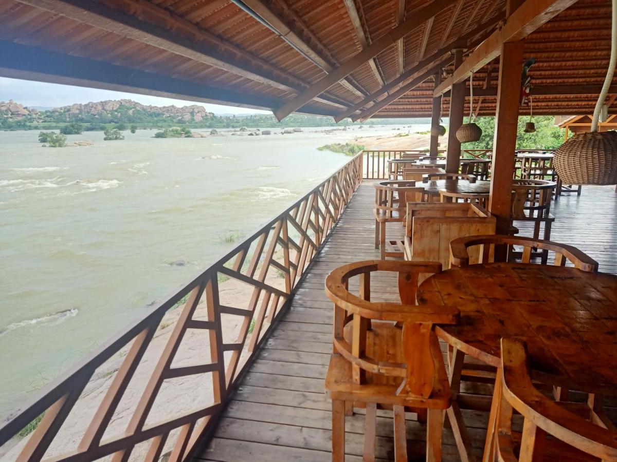 Leo Wodden Resort Hampi Esterno foto