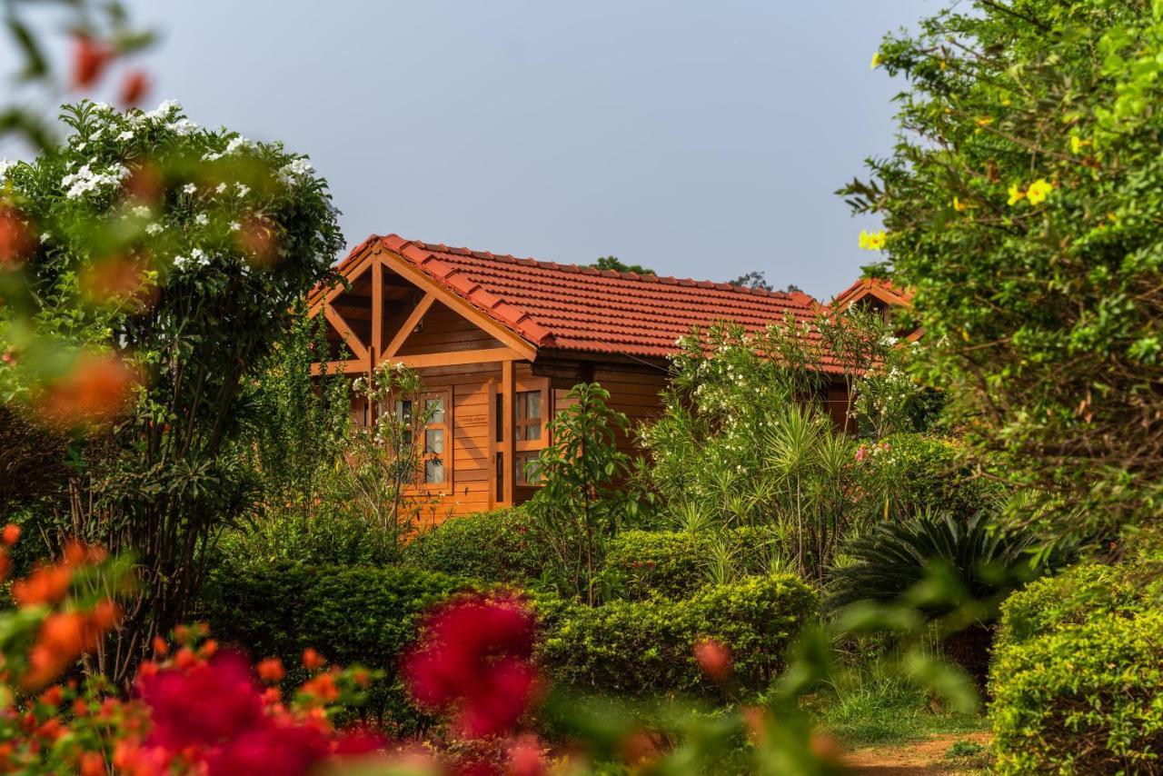 Leo Wodden Resort Hampi Esterno foto