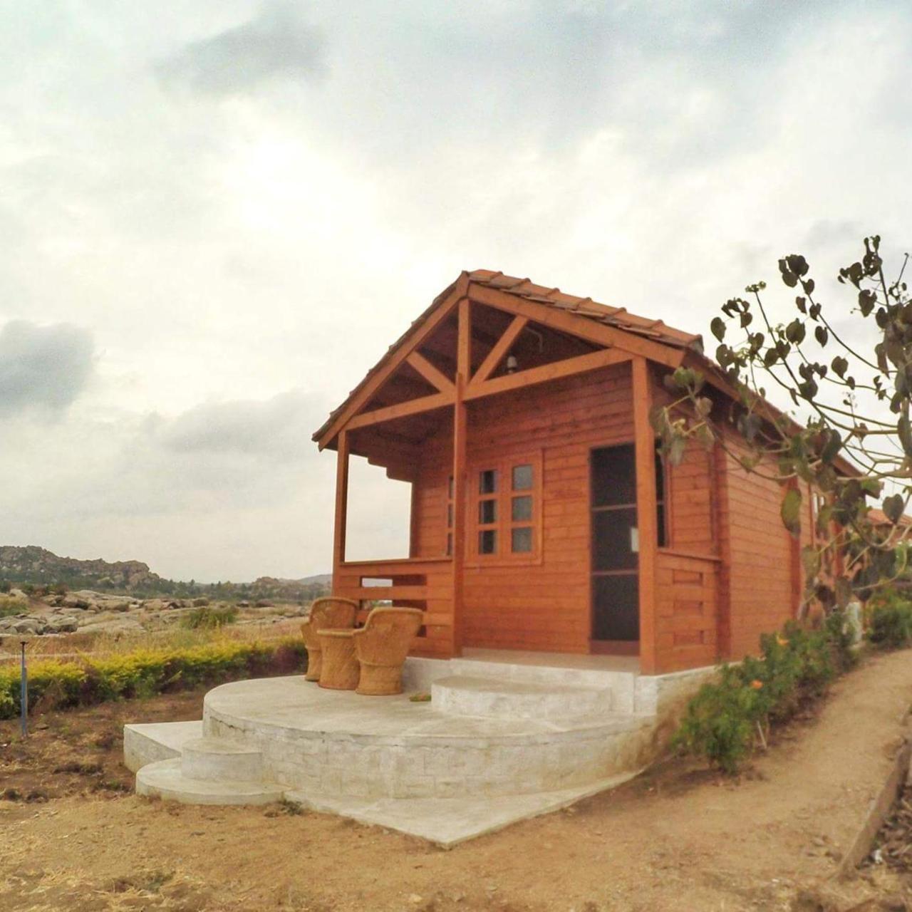 Leo Wodden Resort Hampi Esterno foto