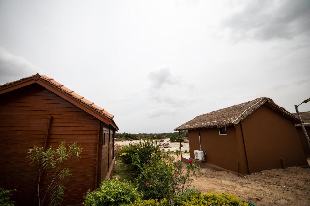 Leo Wodden Resort Hampi Esterno foto